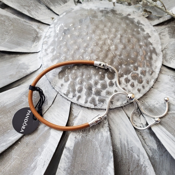 Pandora - Picture 5 of 5